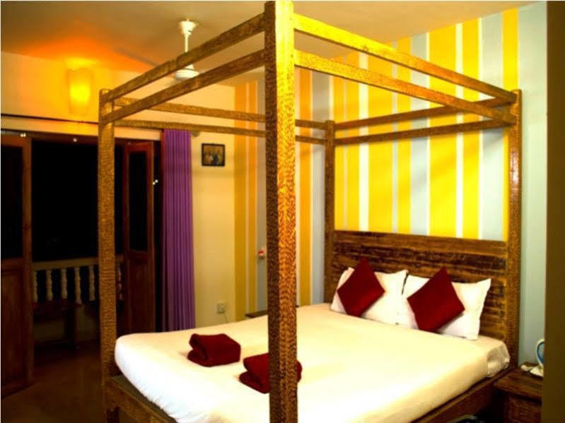 Sea View Resort Morjim Buitenkant foto
