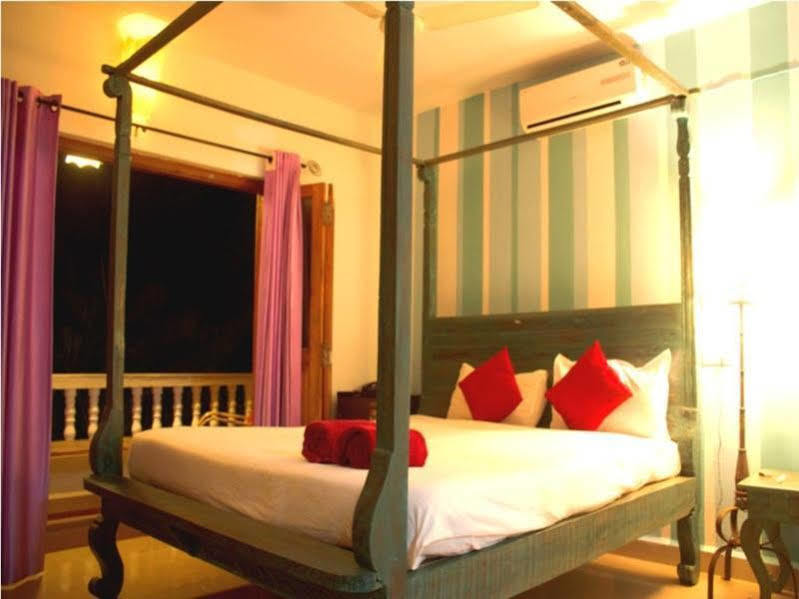 Sea View Resort Morjim Buitenkant foto