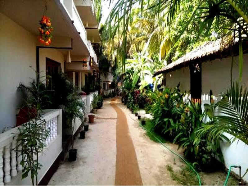 Sea View Resort Morjim Buitenkant foto