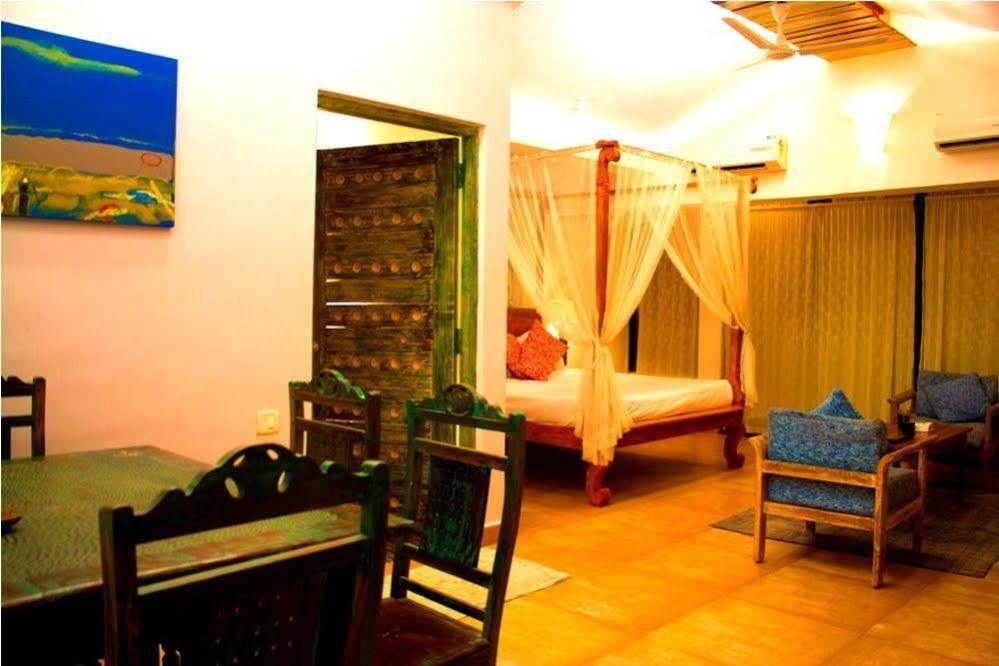 Sea View Resort Morjim Buitenkant foto